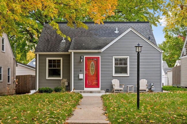 Building Photo - 3040 Hampshire Ave S