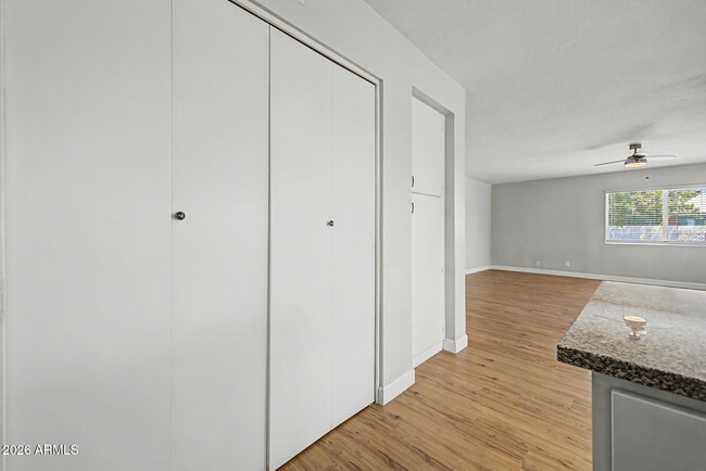 Building Photo - 5938 W Ocotillo Rd