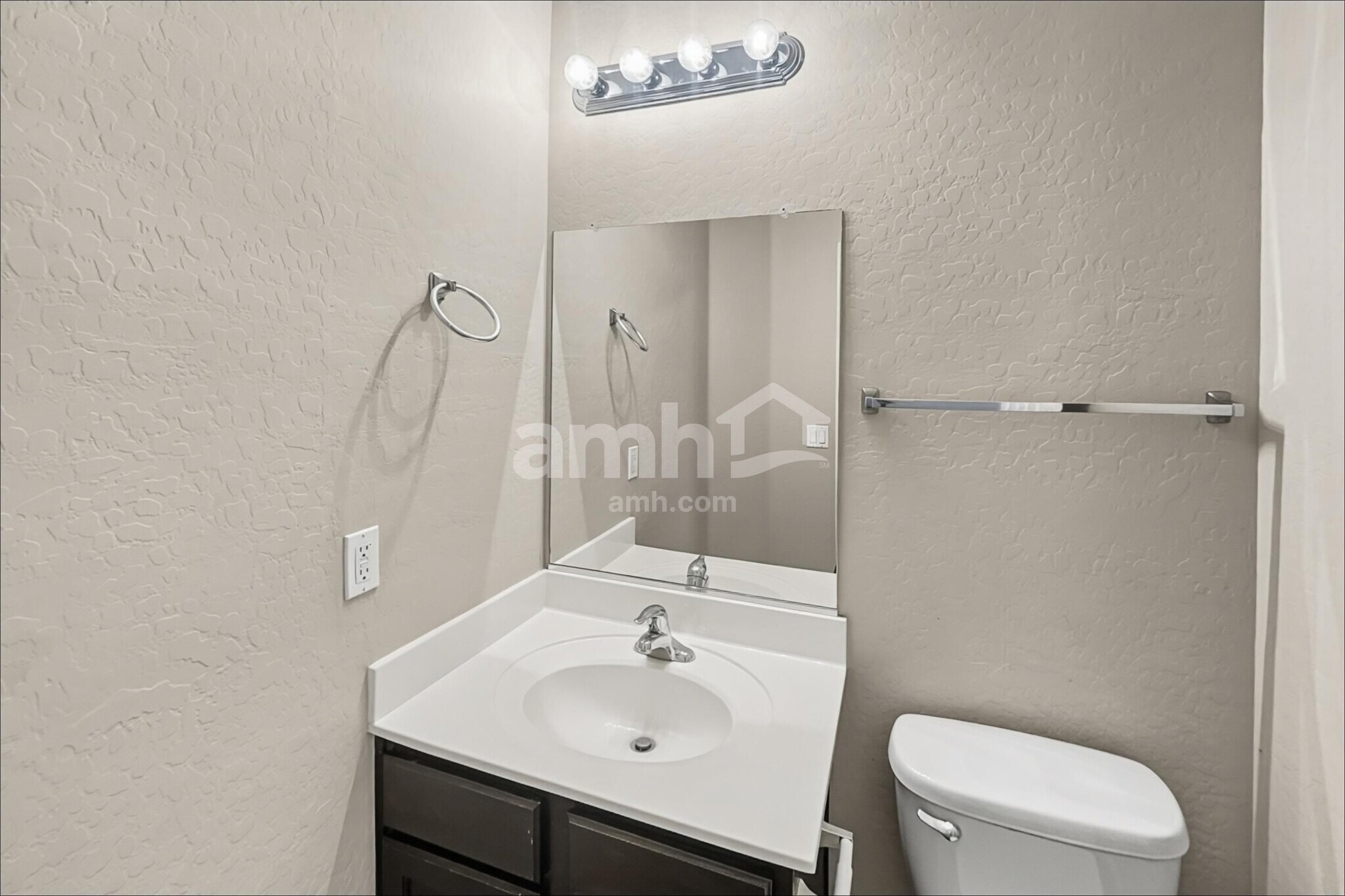 Building Photo - 894 S Annie Ln