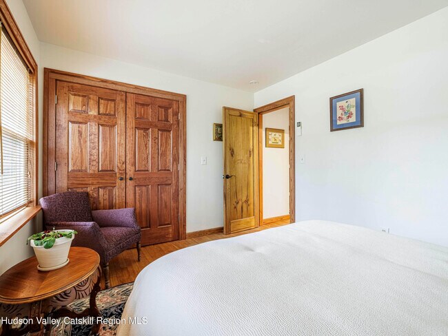 Building Photo - 10 Purdy Hollow Rd