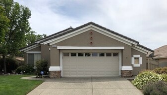 Front View - 1843 Leander Ln