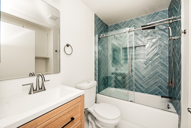 Building Photo - 238 Via Colinas