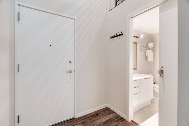 Building Photo - 309 Vine St