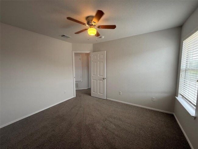 Building Photo - 408 N Cascades Ave