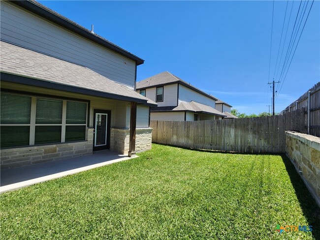 Building Photo - 2028 Rueben Rd