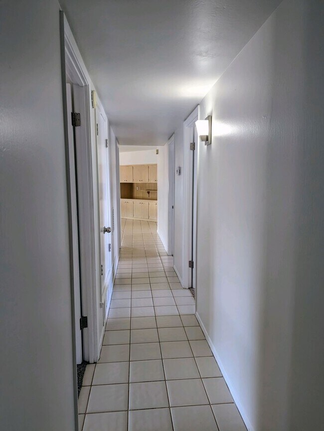 Building Photo - EXCEPTIONAL AREA/NEIGHBORHOOD-4 Bedrooms~S...