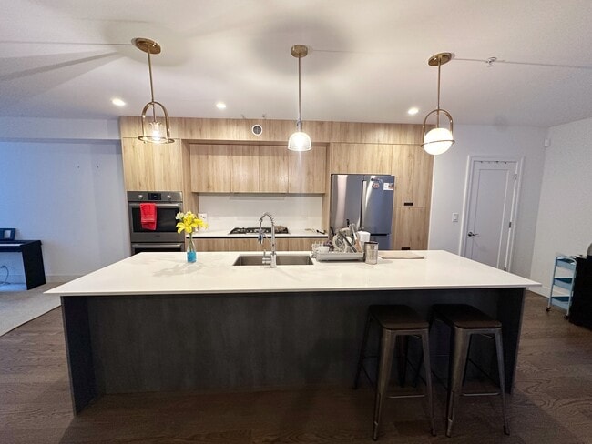 Building Photo - 4840 S Dorchester Ave