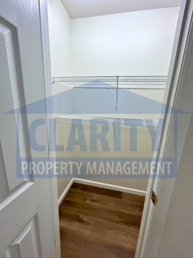 Building Photo - Three-bedroom townhome in Chattanooga!