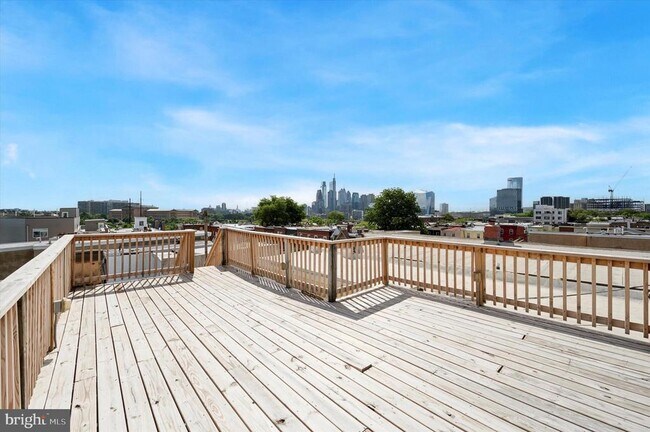 Building Photo - 647 N 33rd St