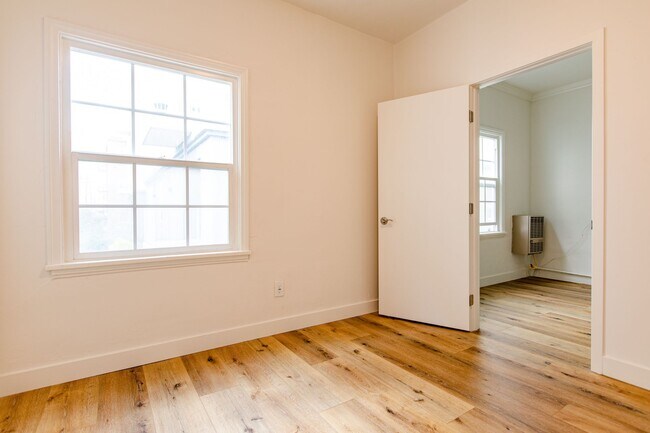 Building Photo - Bright & Inviting 1-Bedroom Apartment