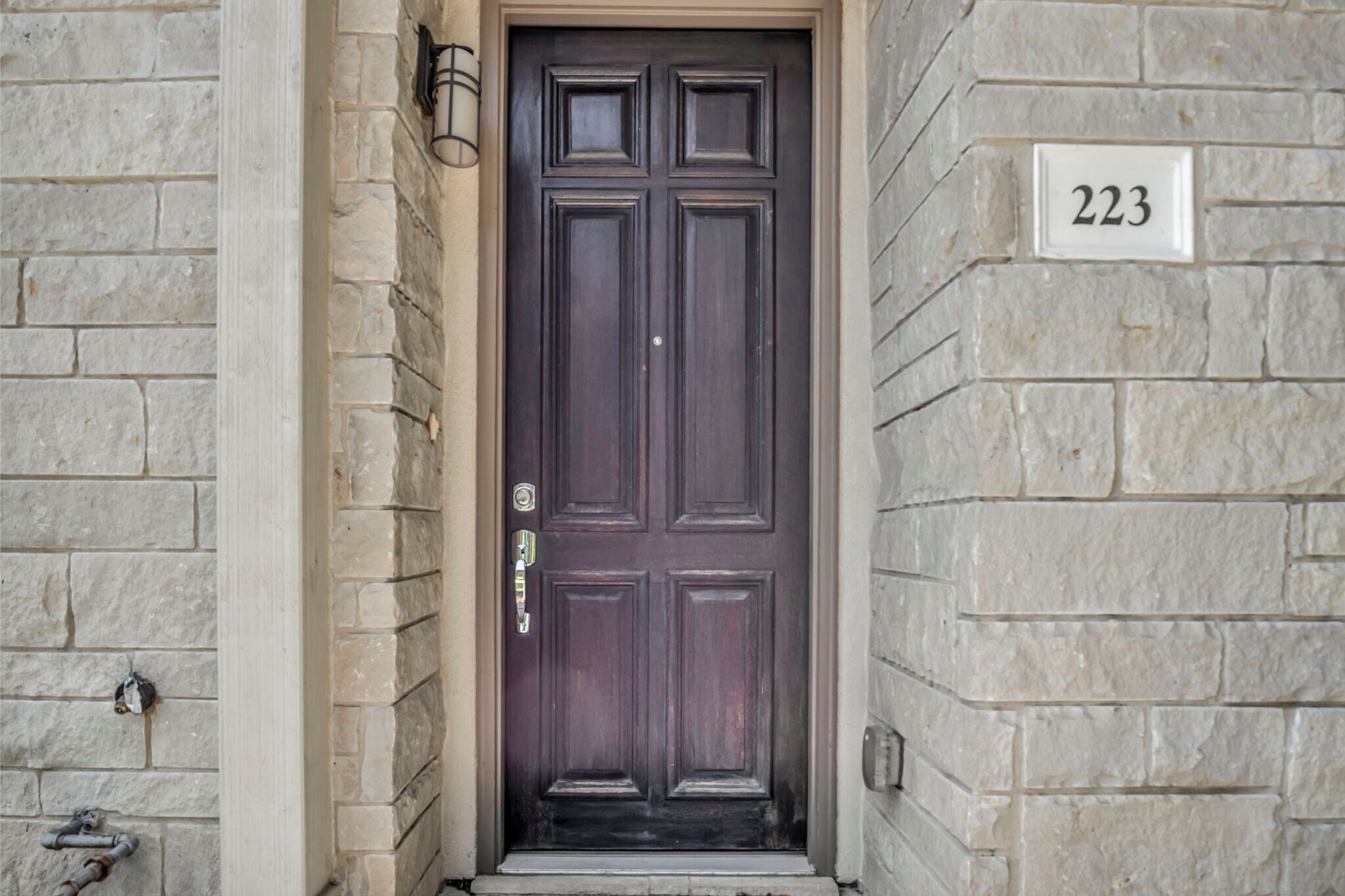 Building Photo - 13800 Lyndhurst St