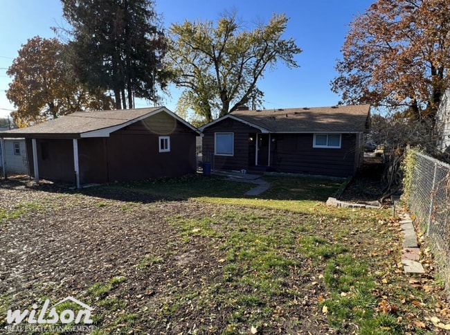 Building Photo - Newly Remodeled 2BR/1BA House with Bonus R...