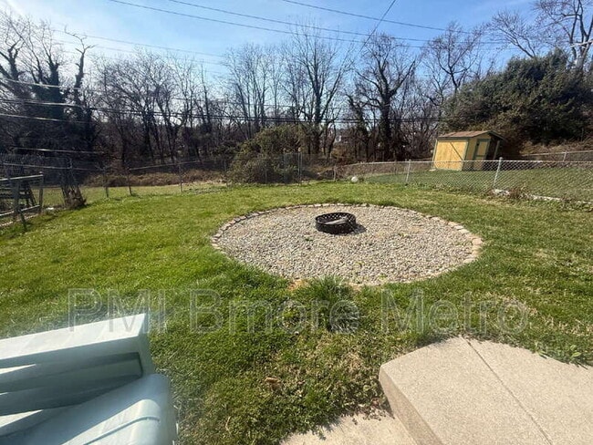 Building Photo - 602 Dale Ave