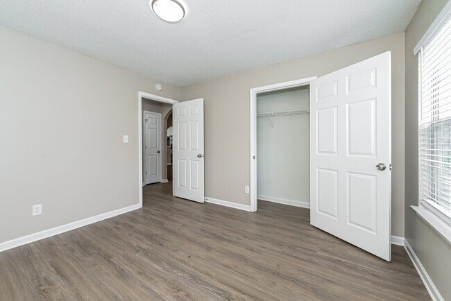 Building Photo - 6725 Biscayne