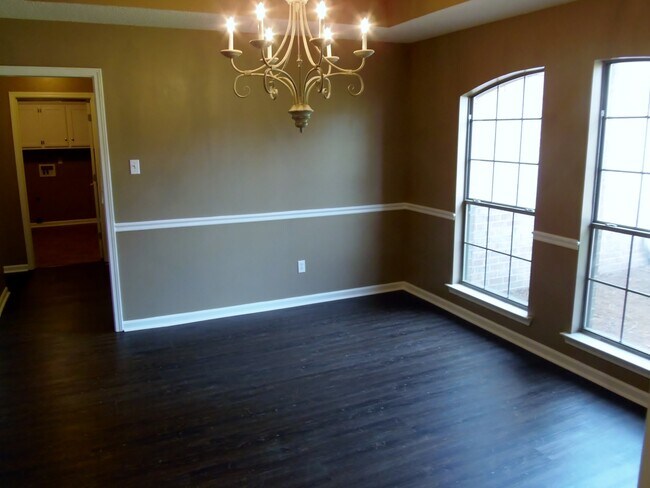 Building Photo - Call Tonia Rollins (501)626-9917