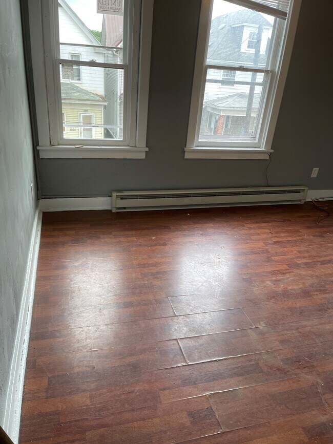 Building Photo - 306 Ridge Ave