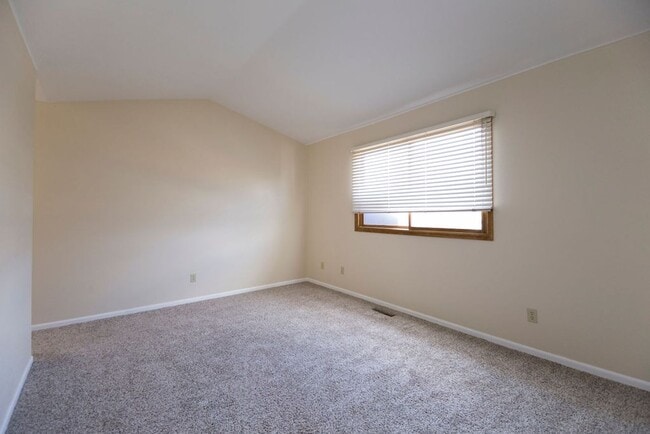 Building Photo - Home backing to foothills