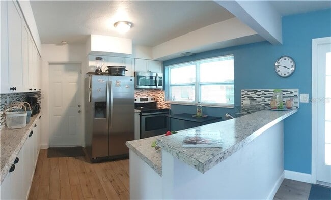 Building Photo - 2205 59th St S