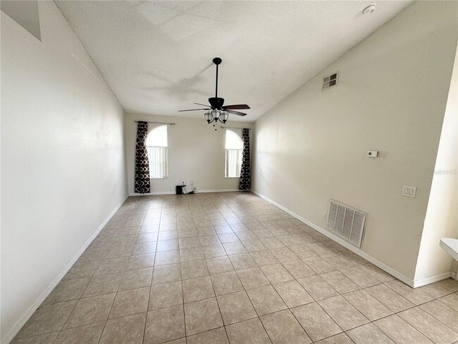 Building Photo - 1718 Bridgeview Cir