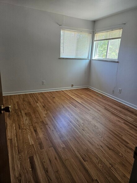 Building Photo - 1418 Laporte Ave