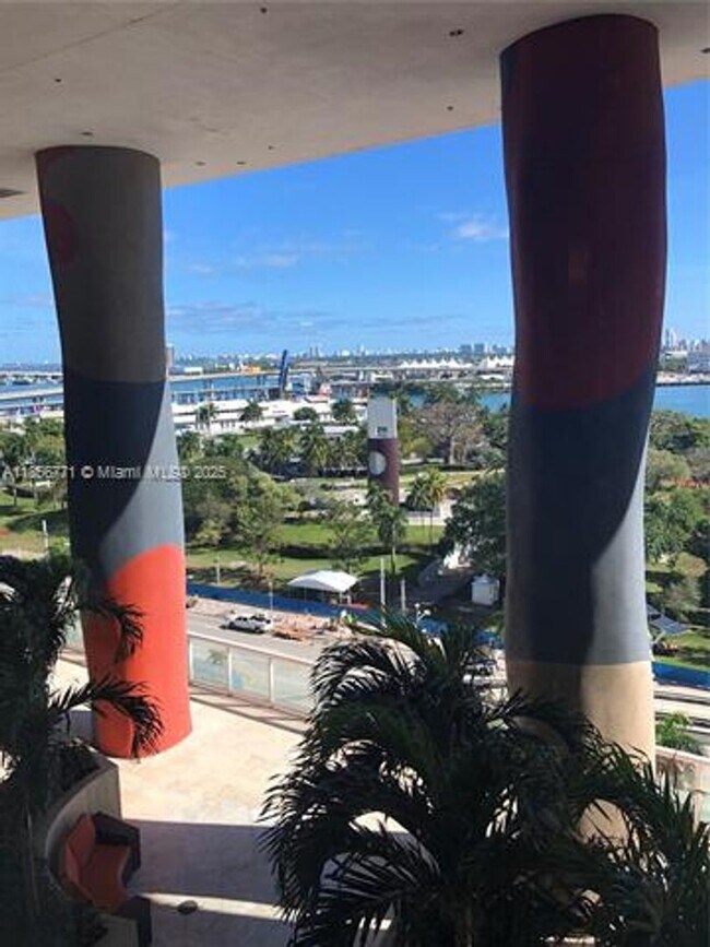 Building Photo - 50 Biscayne Blvd