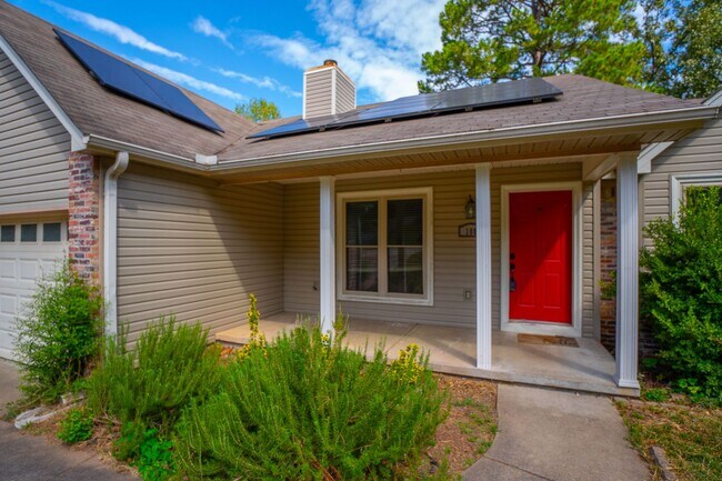 Building Photo - 4 Bedroom Home in North Little Rock with S...