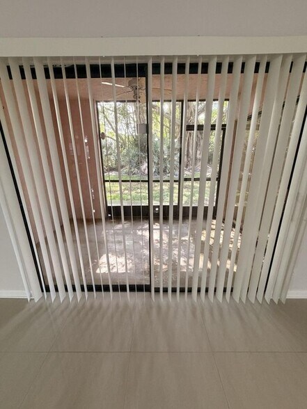 Building Photo - 301 Norwood Terrace
