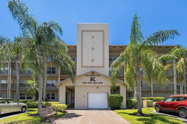 Building Photo - 550 SW 138th Ave