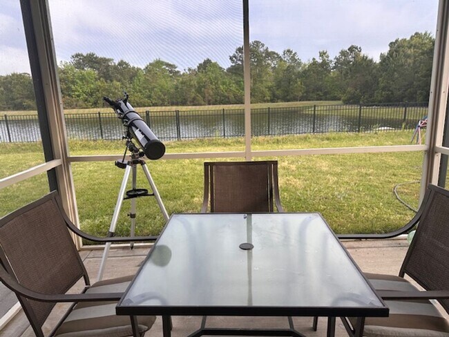 Building Photo - 4 Bedroom, 2.5 bath home in Mimosa Bay Com...