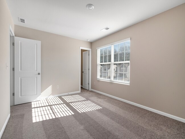 Building Photo - 140 Clairvale Ct