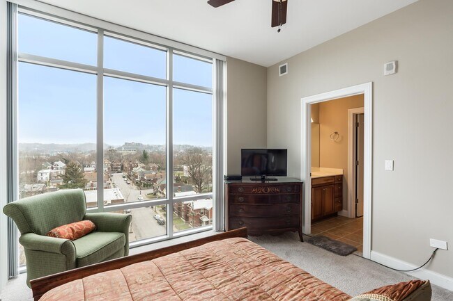 Building Photo - 400 Riverboat Row
