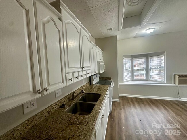 Building Photo - 13809 Stephendale Dr
