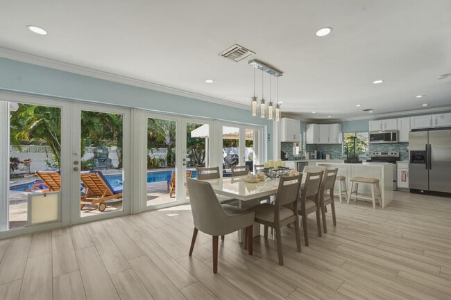 Building Photo - 3036 NE 19th St