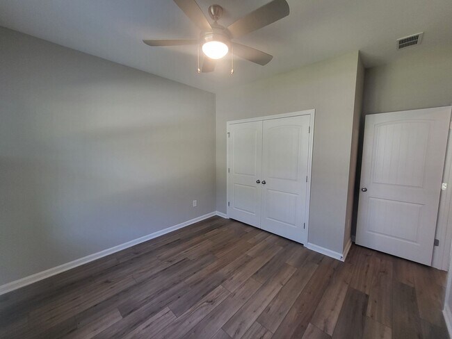 Building Photo - Beautiful New Build 3 Bedroom Home