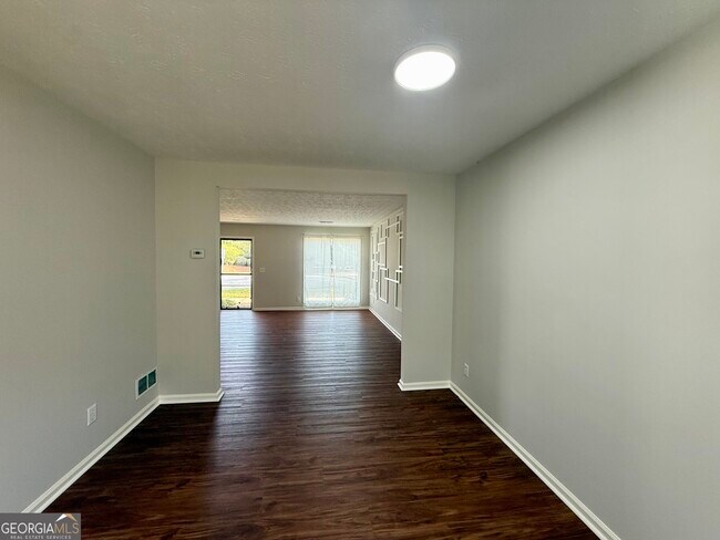 Building Photo - 151 Old Ferry Way