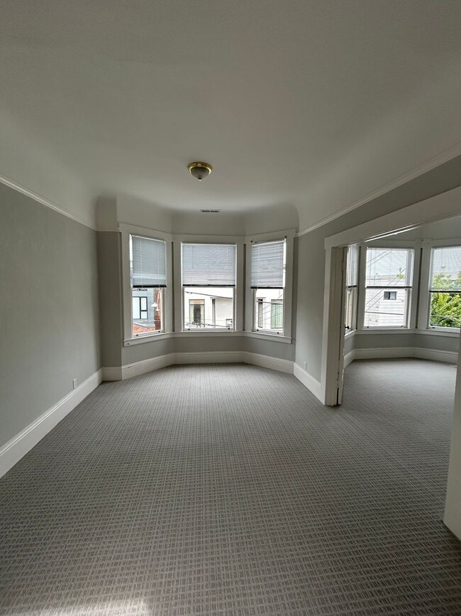 Building Photo - 40 Langton St