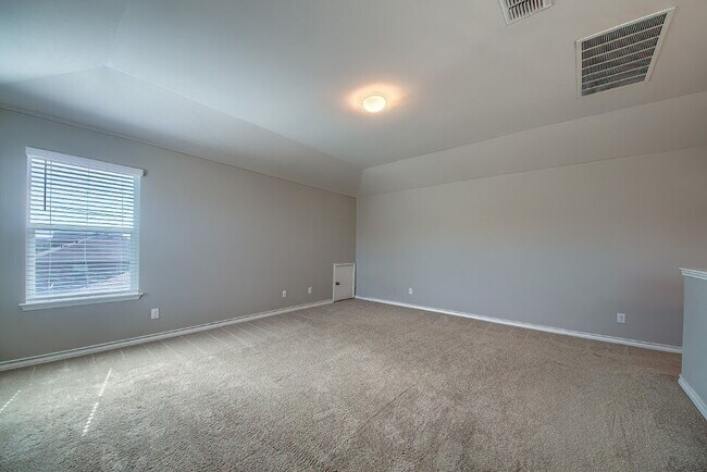 Building Photo - THIS STUNNING RENTAL HAS IT ALL!