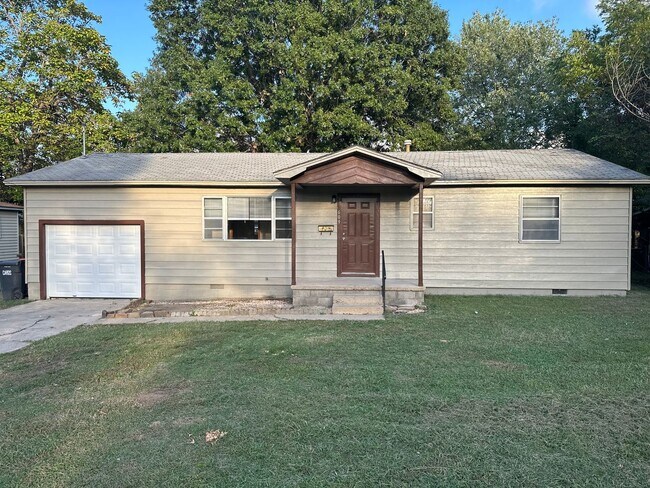 Primary Photo - Available Now! 3-Bed, 1-Bath Springdale Ho...