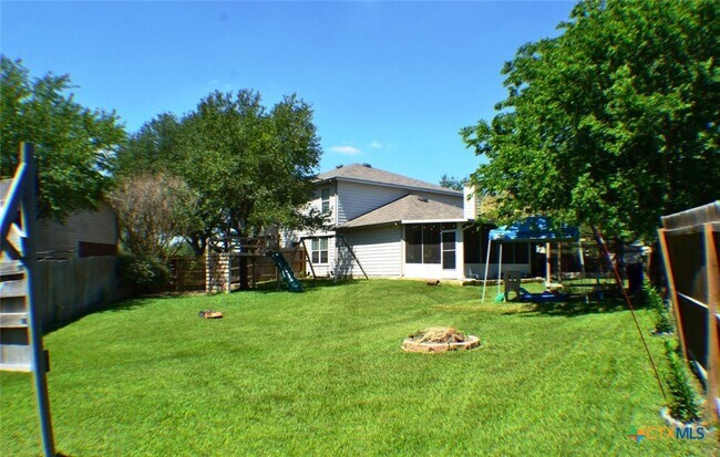 Building Photo - 1715 Mountain Brook