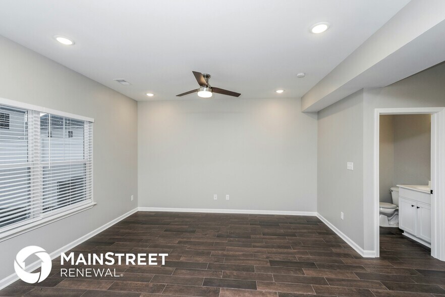 Building Photo - 2062 N Sarah Dr