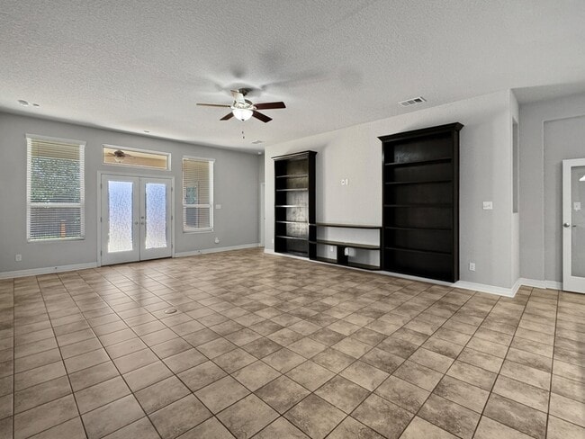 Building Photo - 9002 Monument Parke