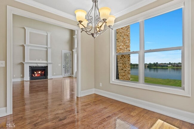 Building Photo - 2481 Lake Erma Dr