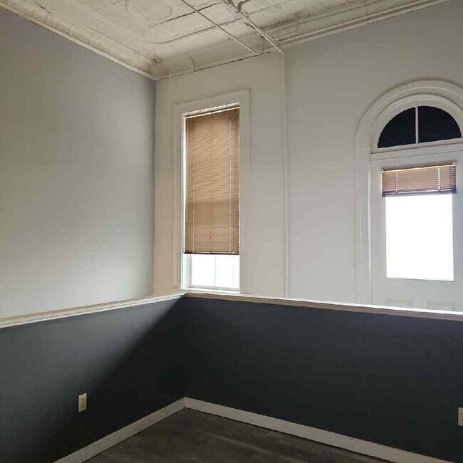 Building Photo - 107 Water St