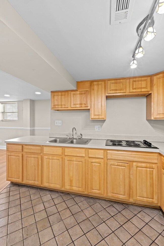 Building Photo - 3534 E Fall Creek Pkwy N Dr