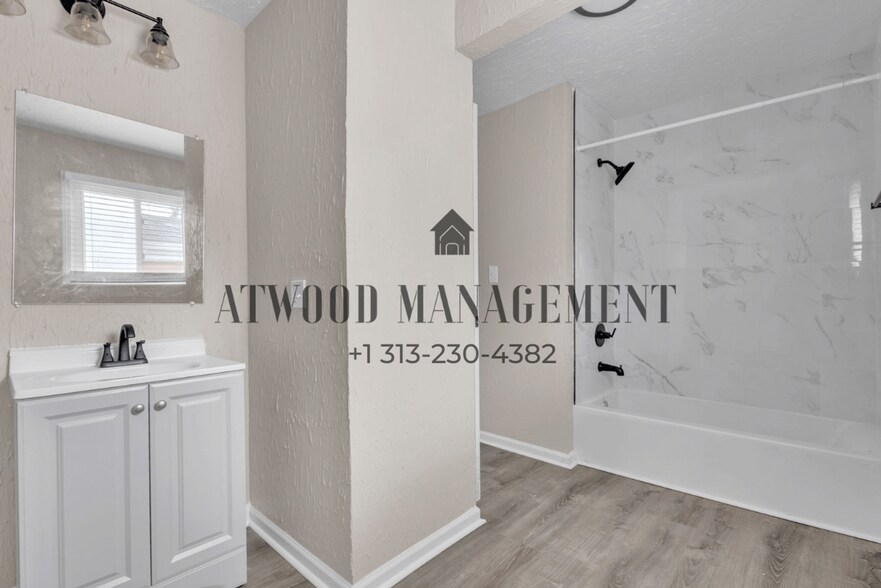 Building Photo - This beautifully updated 3-bedroom, 1-bath single-family home is ready for move-in!