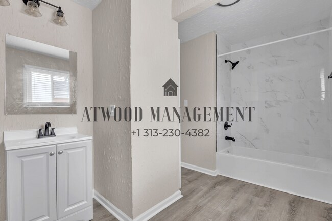Building Photo - This beautifully updated 2-bedroom, 1-bath single-family home is ready for move-in!