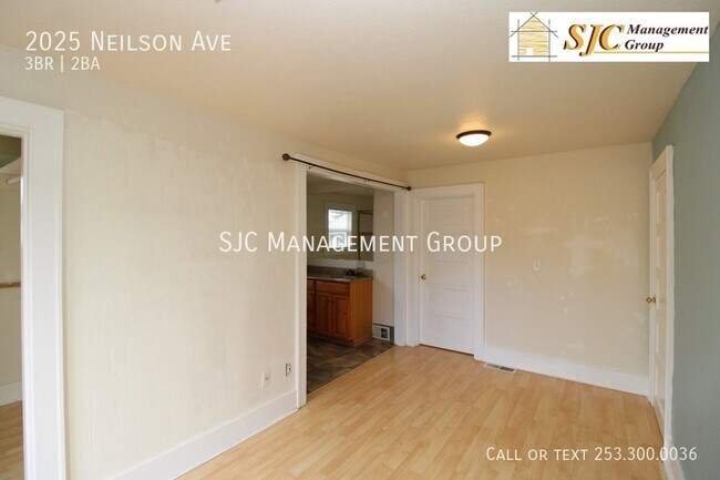 Building Photo - 2025 Nielson Ave