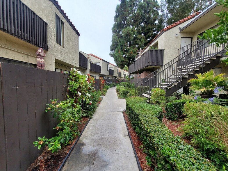 Building Photo - Gilbert Court Apartments