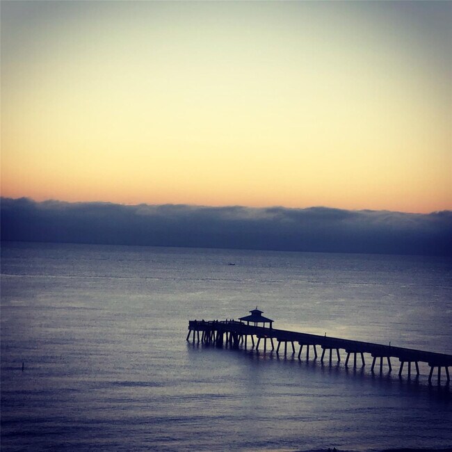 Building Photo - 333 NE 21st Ave