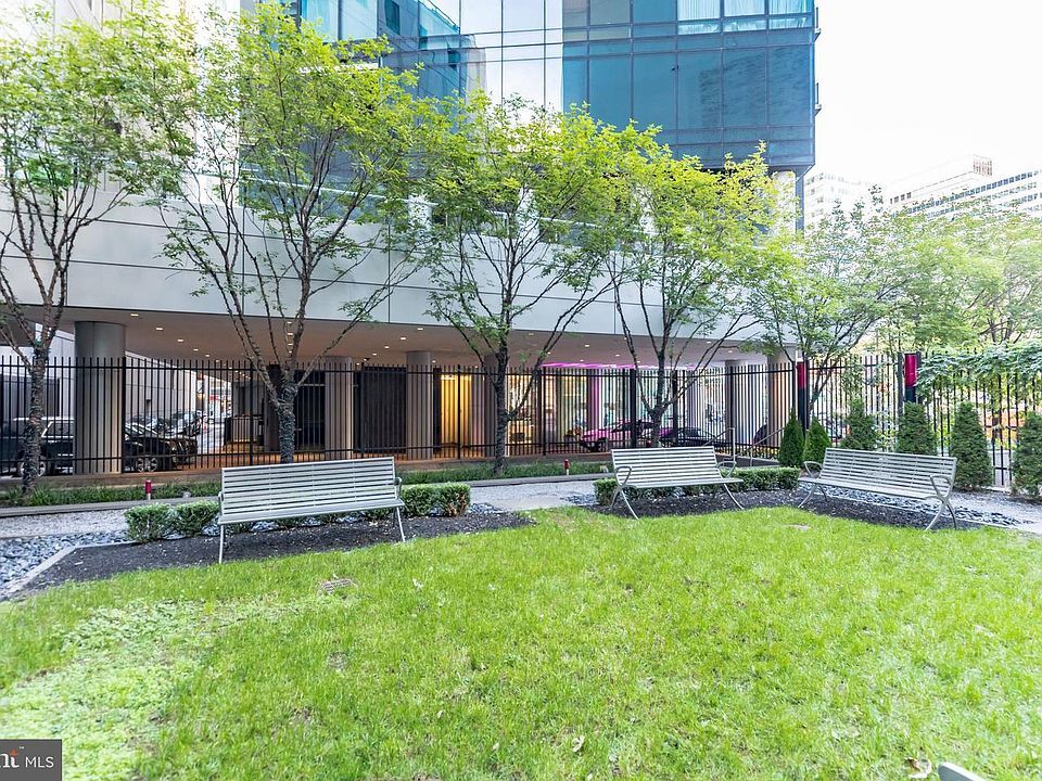 Building Photo - 1414 S Penn Square